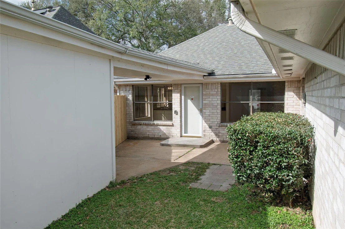 Photo of 14811 Delbarton Drive