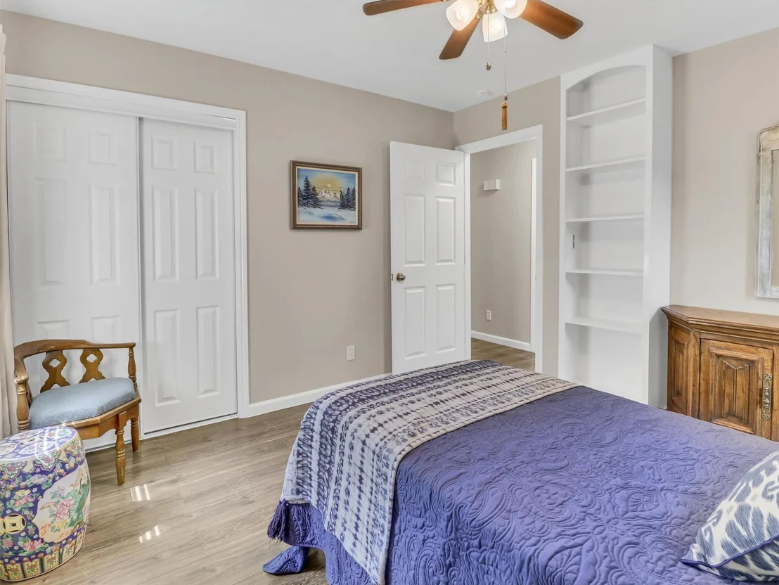 Photo of 805 Bluebonnet Lane