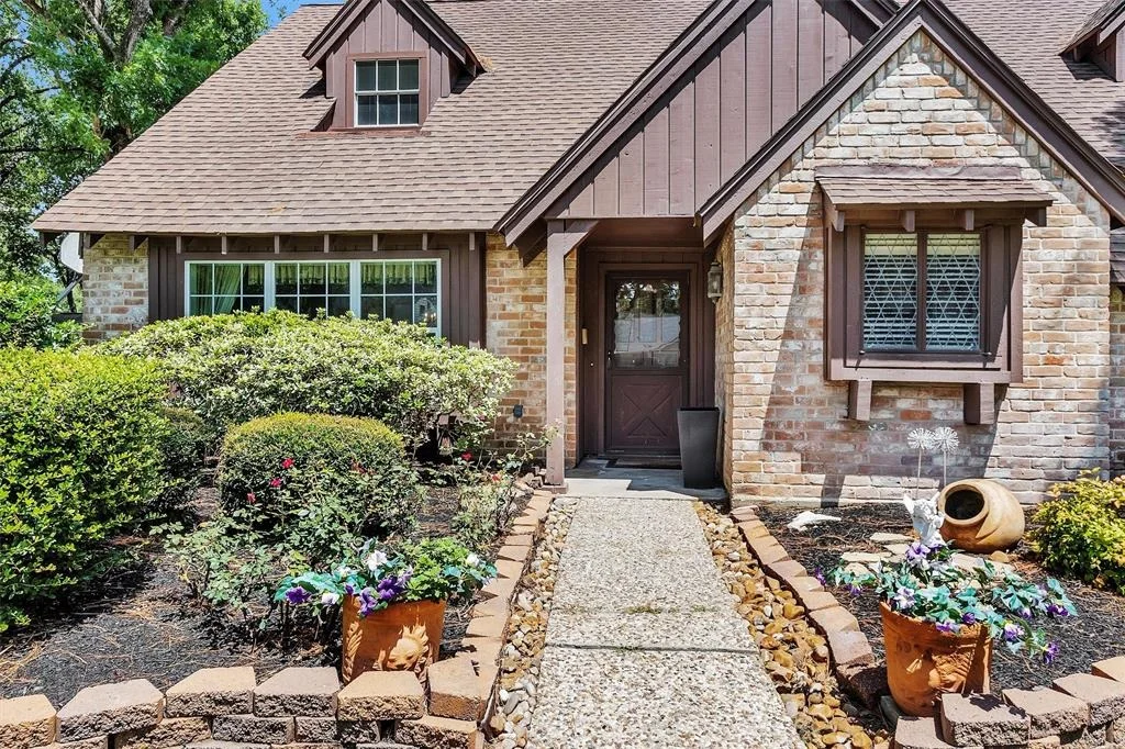 Photo of 5934 Foresthaven Drive