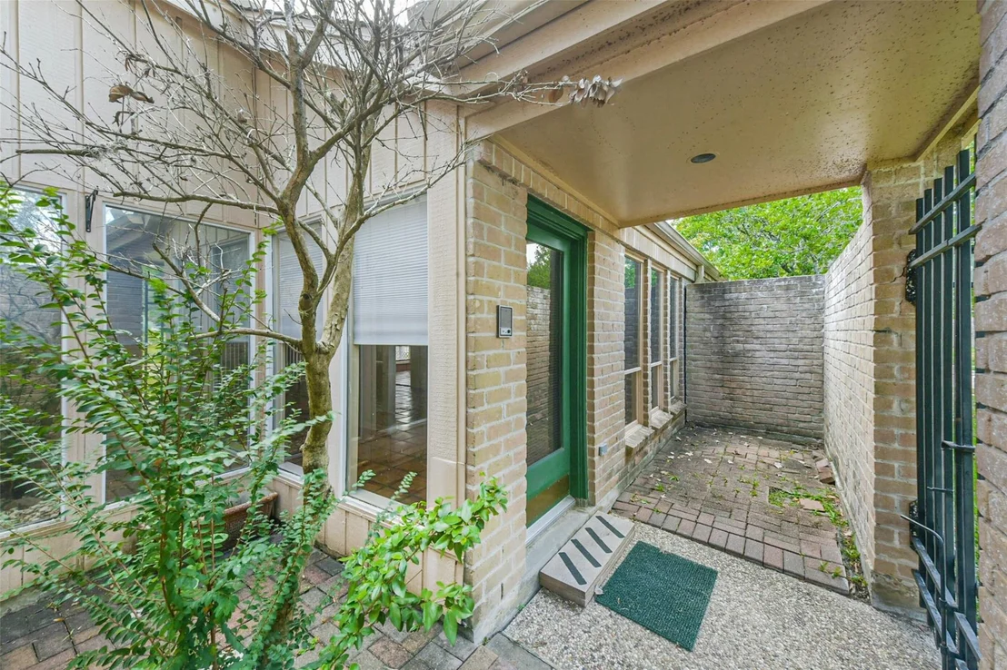 Photo of 1811 Rushbrook Drive