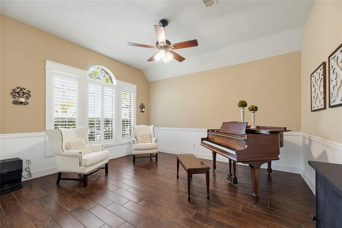 Photo of 6039 Whispering Lakes Drive