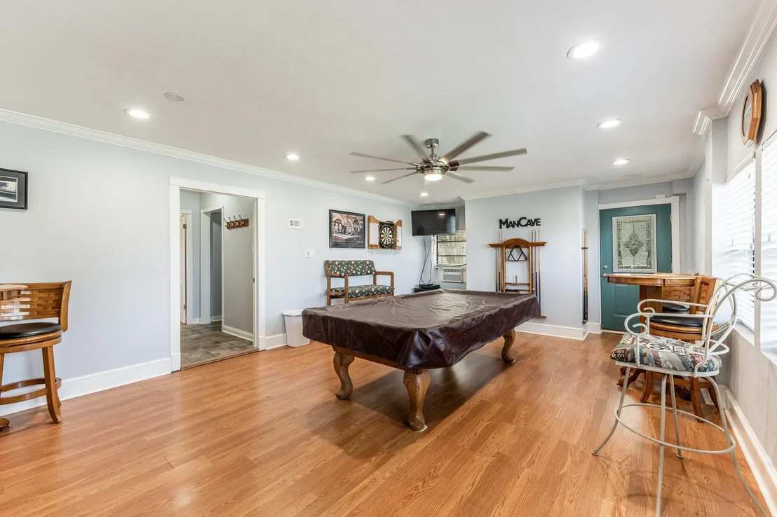 Photo of 180 W Lake Circle