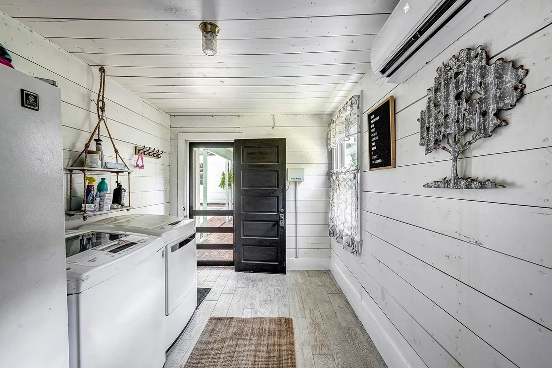 Photo of 2328 Dunstan Road