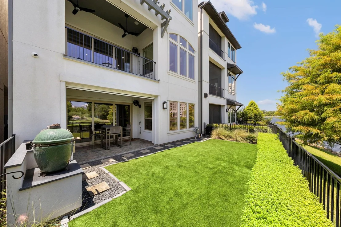 Photo of 111 Vue Point Place