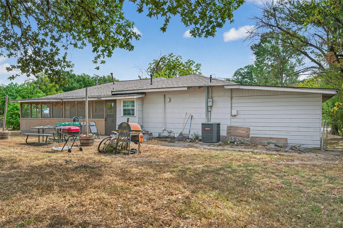 Photo of 702 Churchill Drive