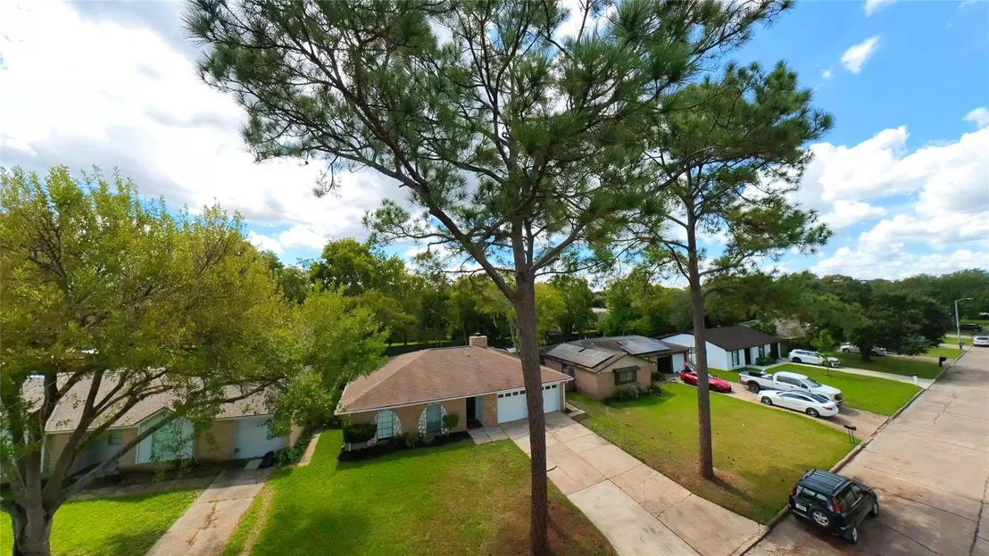 Photo of 17014 Forest Bend Avenue