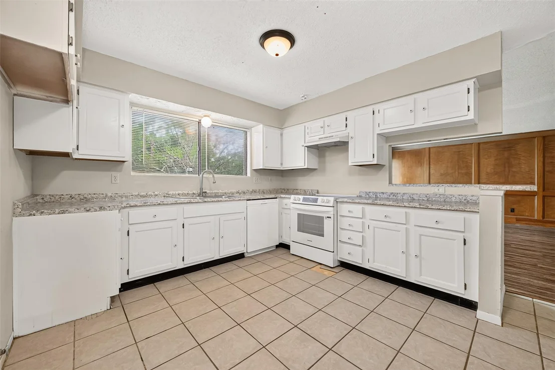 Photo of 18534 Sweetmeadow Drive