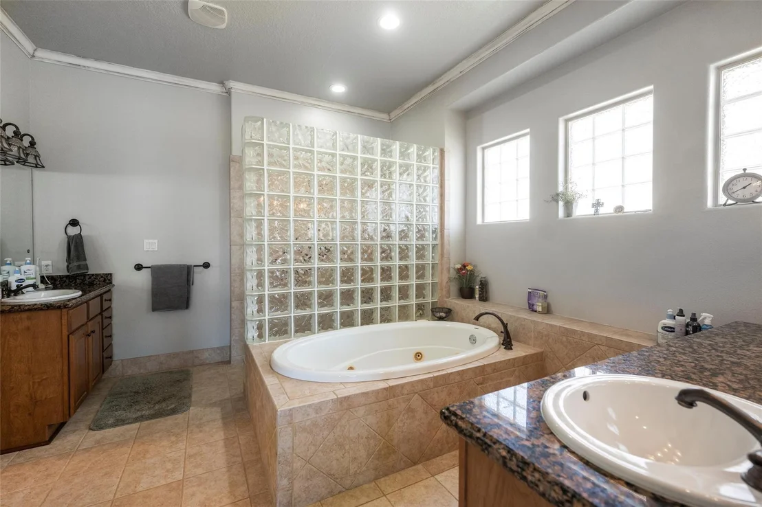 Photo of 115 Lake Sterling Gate Drive