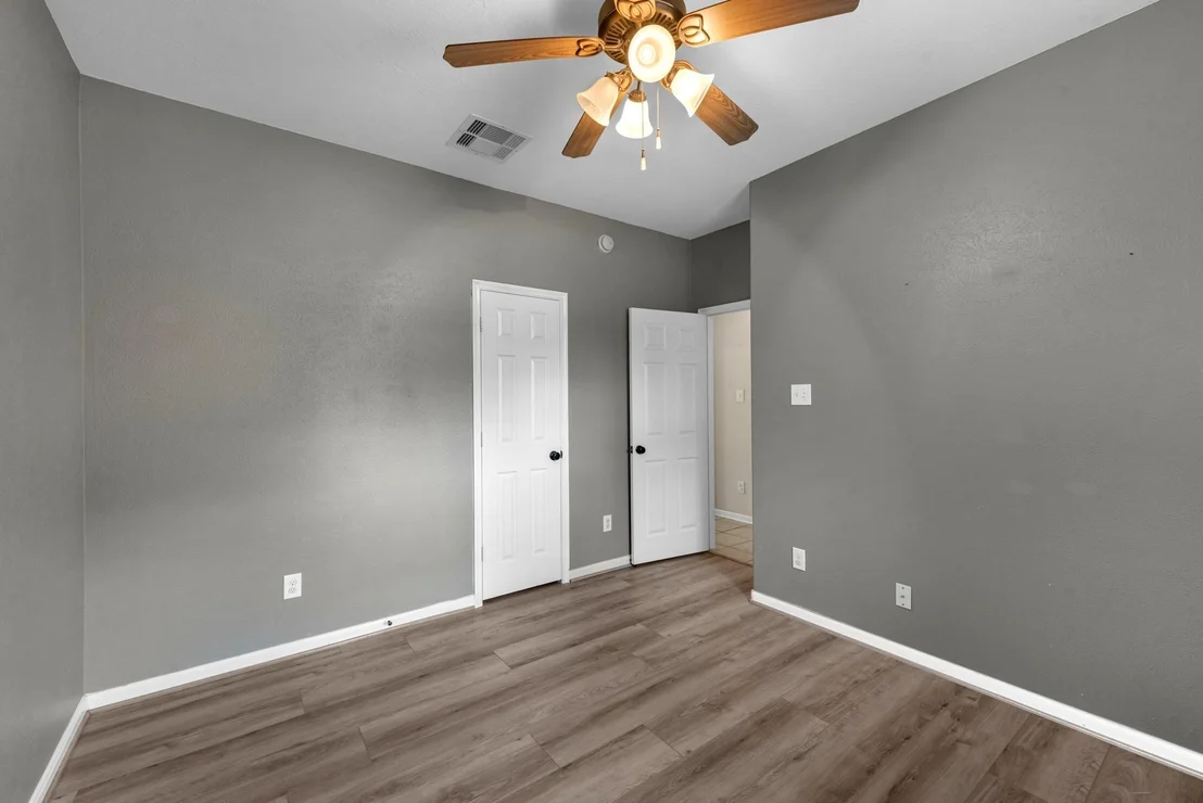 Photo of 1922 Vale Haven Drive