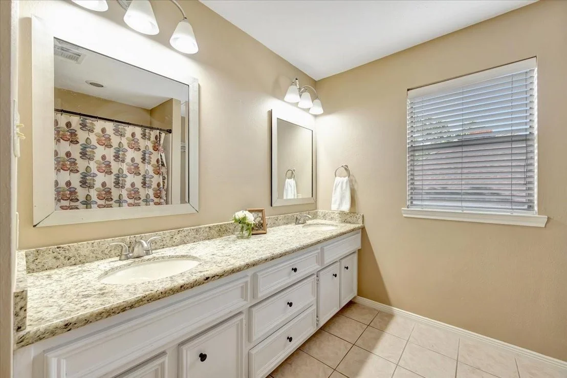 Photo of 15110 Greenleaf Lane