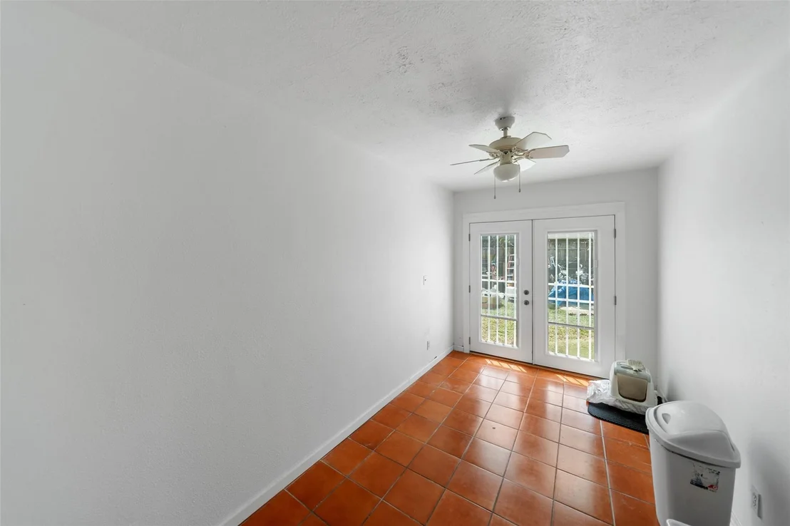 Photo of 7303 Long Point Road