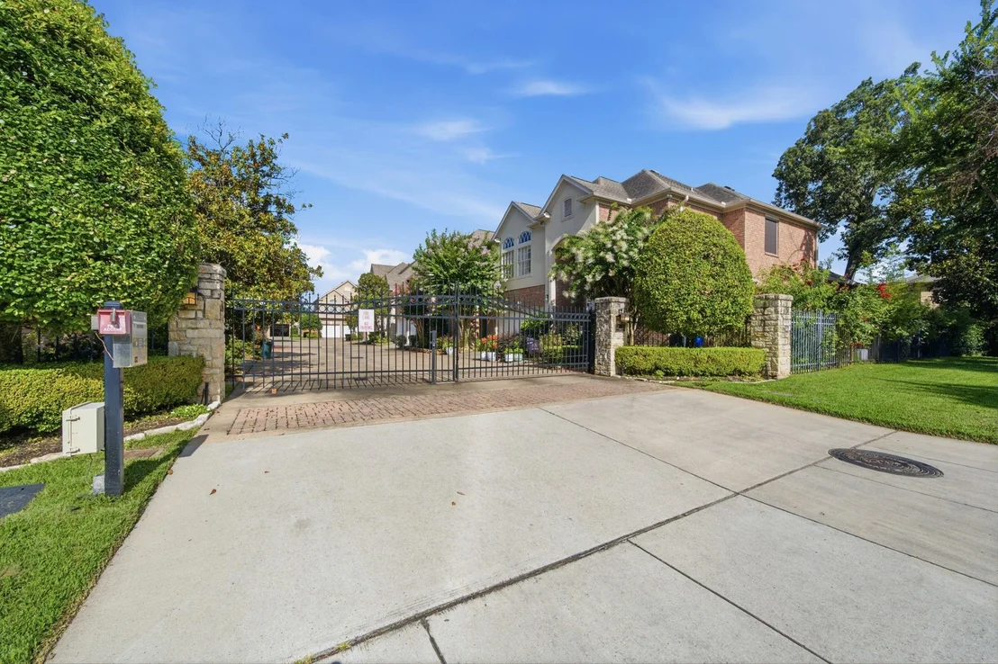 Photo of 1308 Whispering Pines Drive
