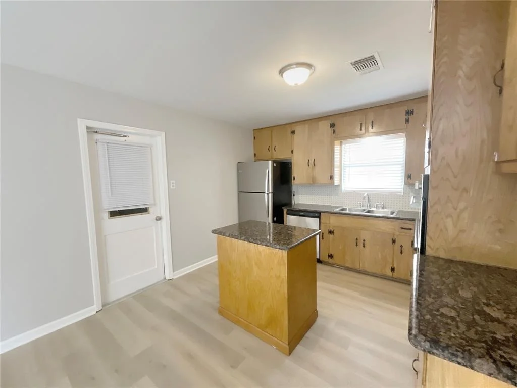 Photo of 225 Robin Street
