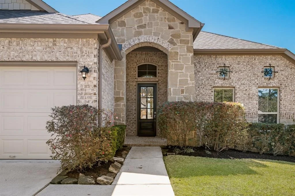 Photo of 320 Black Walnut Court