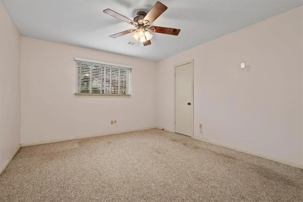 Photo of 18022 Longcliffe Drive