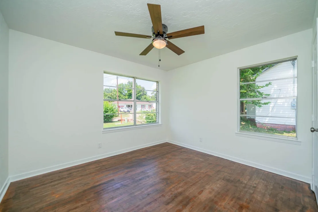 Photo of 818 Bean Ave