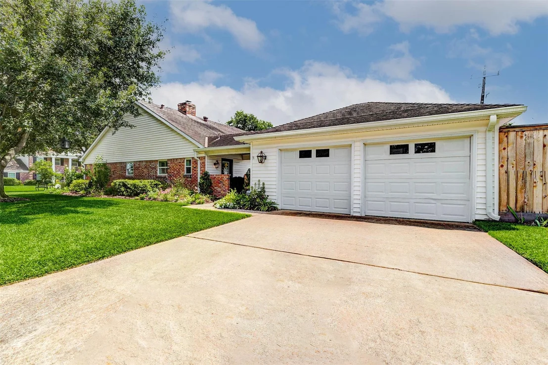 Photo of 315 Thicket Lane