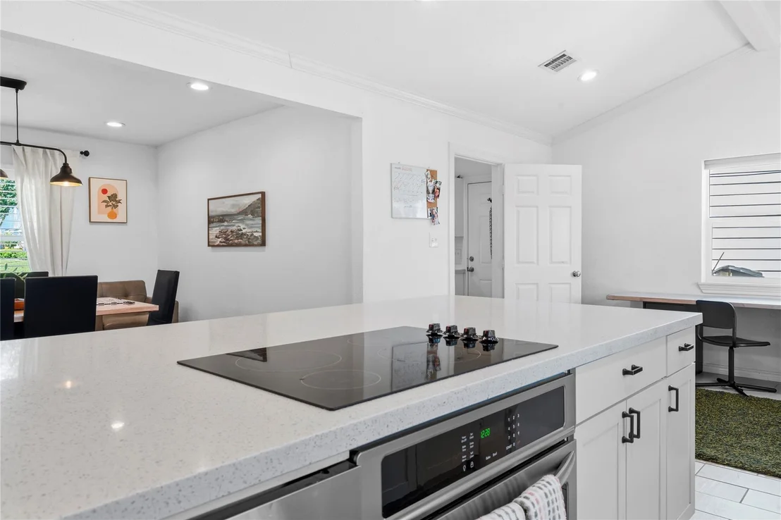 Photo of 102 Enchanted Oaks Court