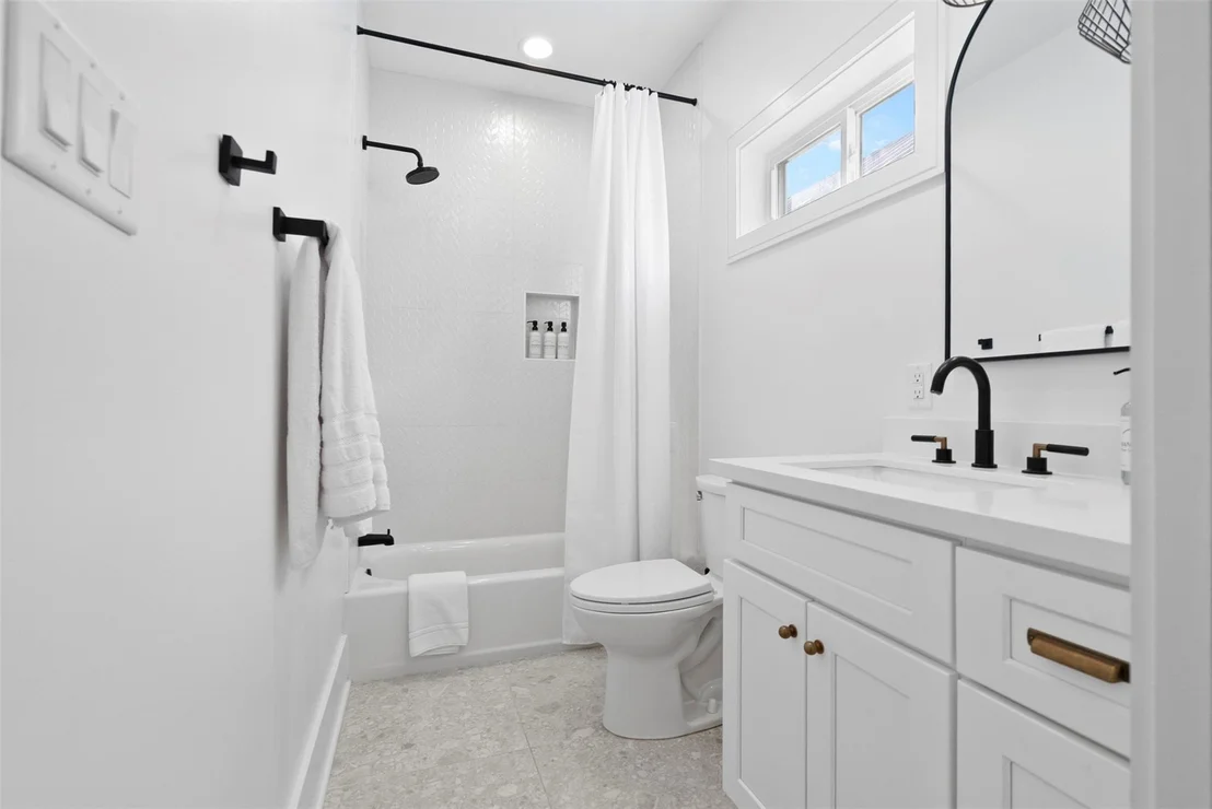 Photo of 3807 Neptune
