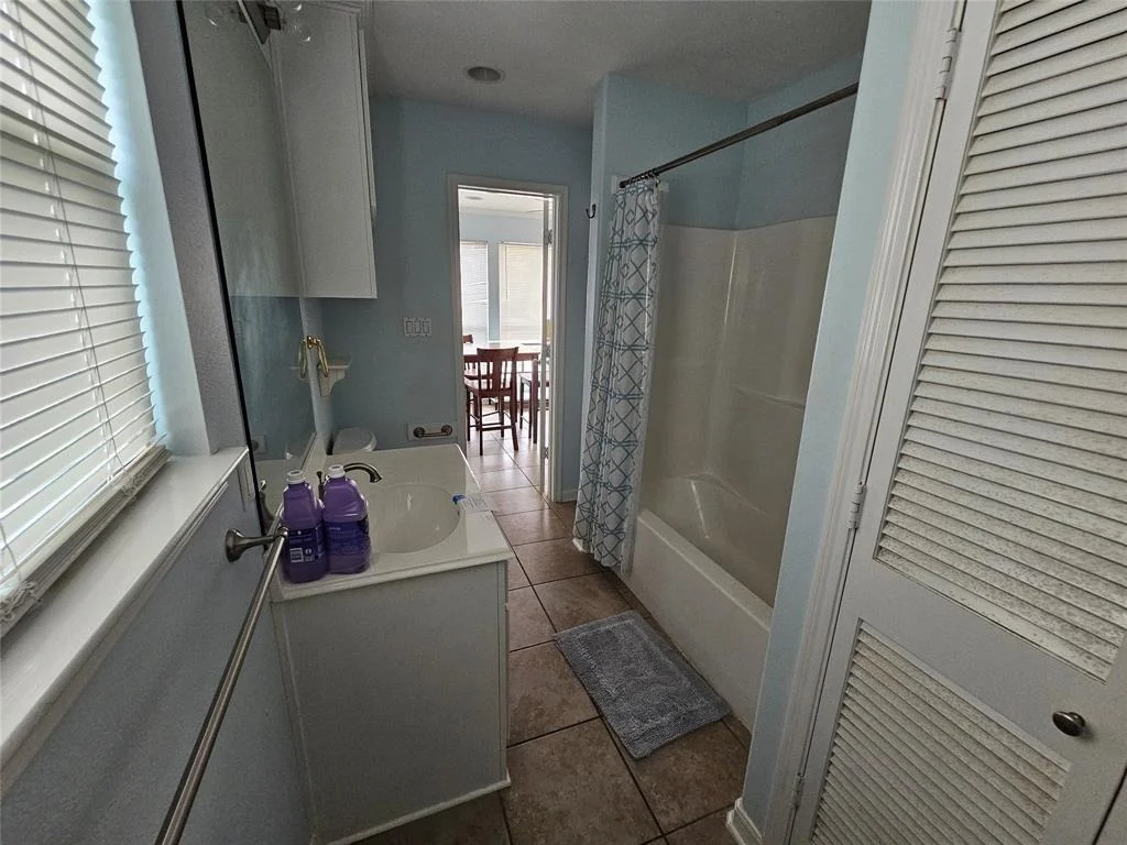 Photo of 970 Olive Drive