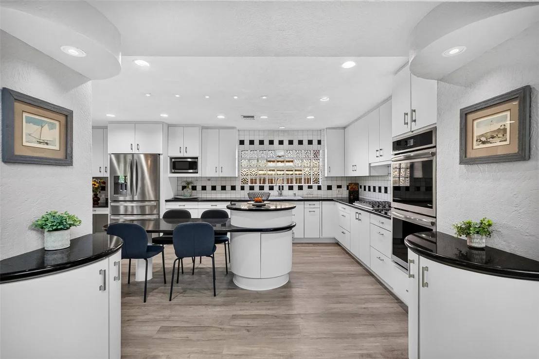 Photo of 1003 Villa Court Drive