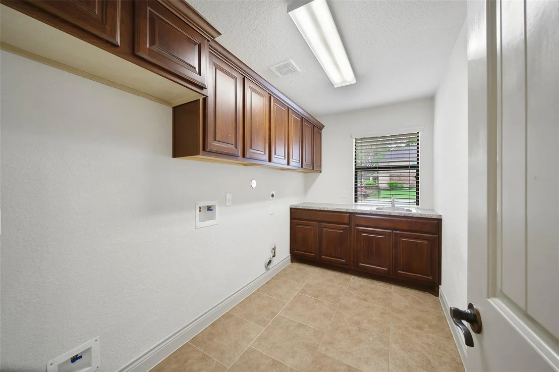 Photo of 40503 Manor Drive