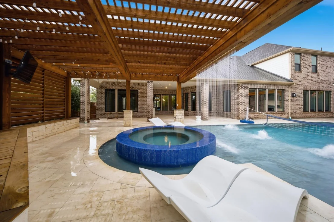 Photo of 4715 Lake Crest Drive