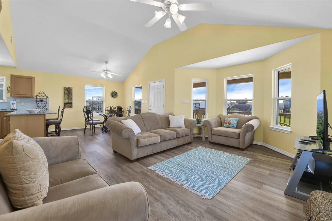 Photo of 4023 Grayson Dr