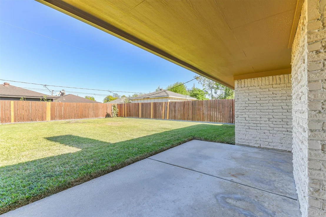 Photo of 9314 Roos Road