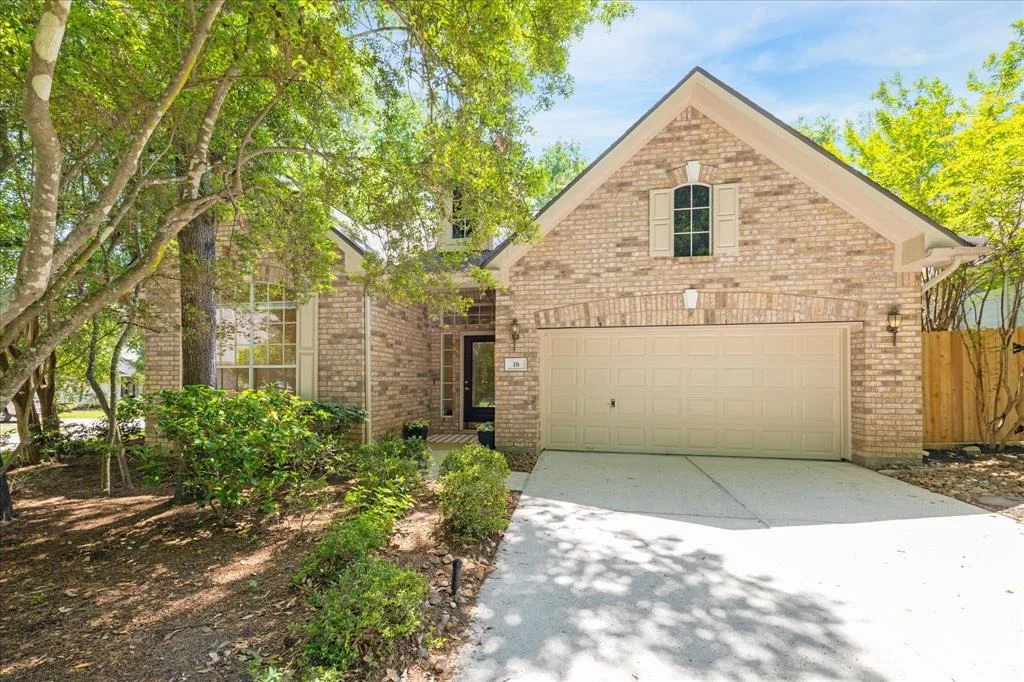Photo of 18 Robindale Circle
