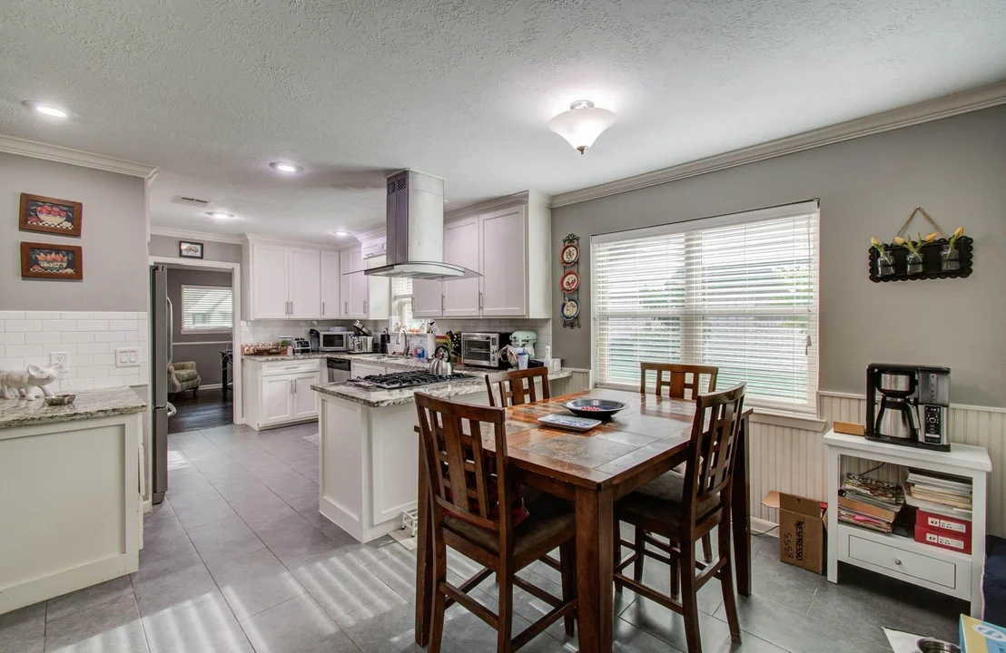 Photo of 9818 Emnora Lane