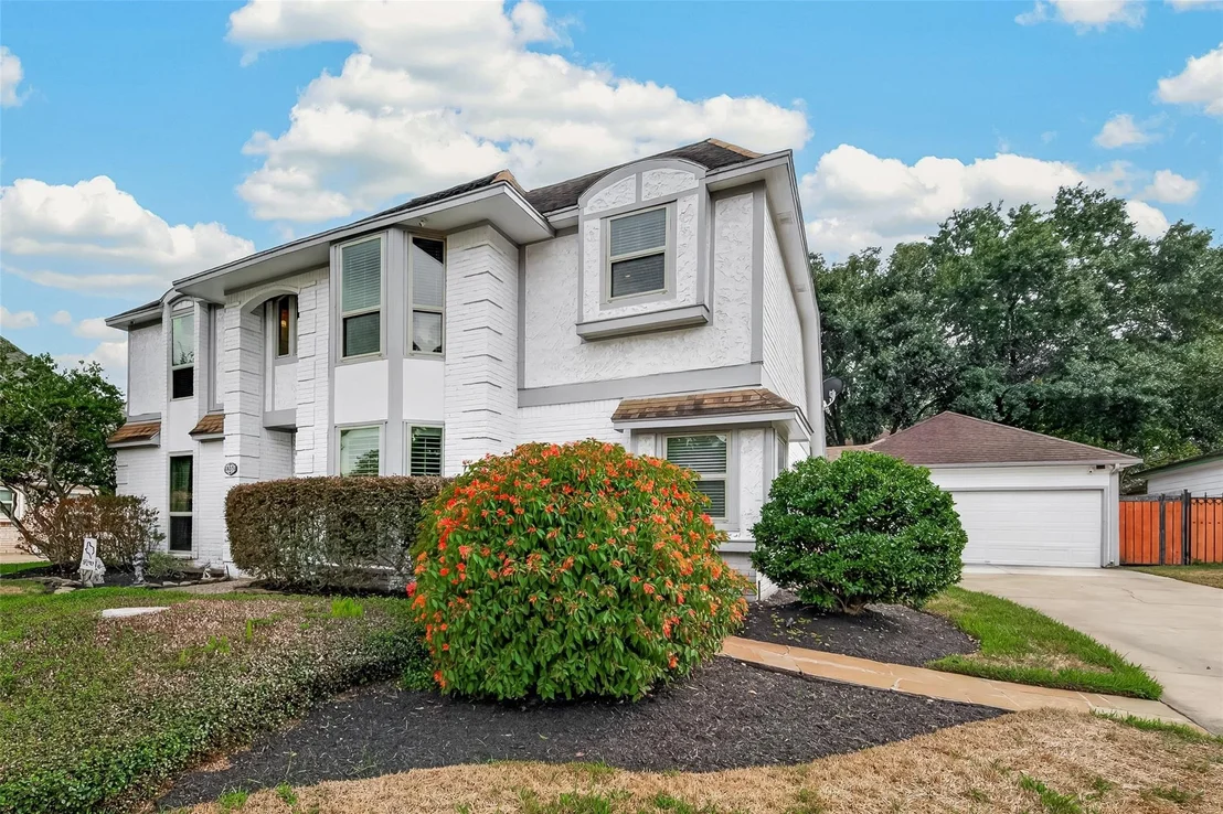 Photo of 18331 Longcliffe Drive