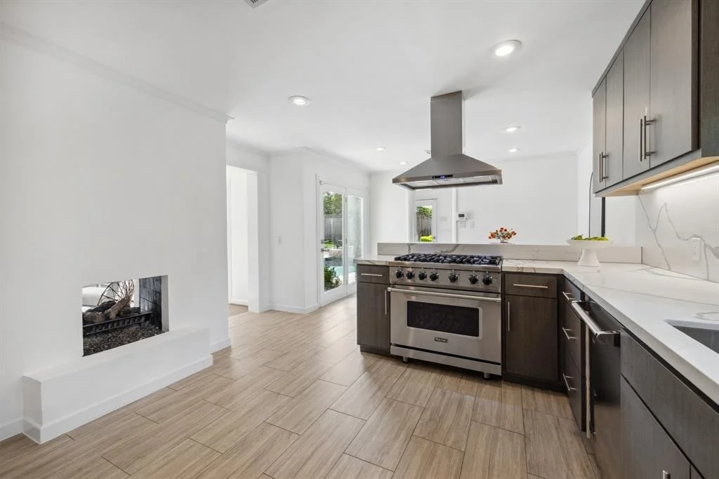 Photo of 918 Chimney Rock Road