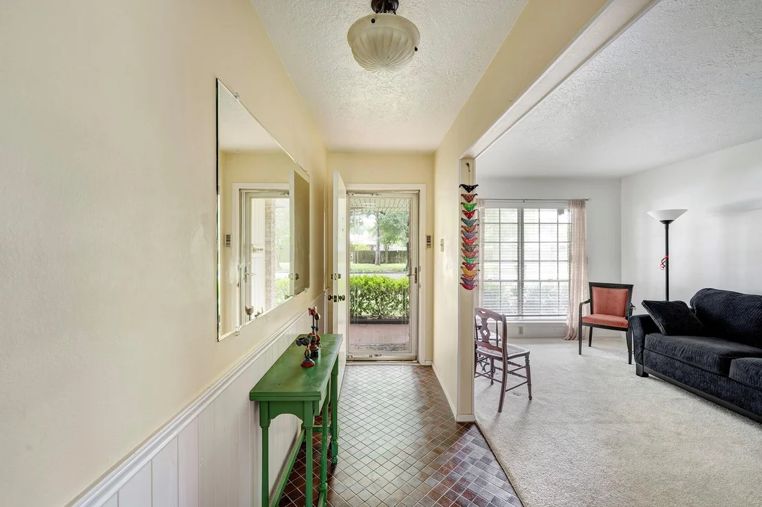 Photo of 5922 Willowbend Boulevard