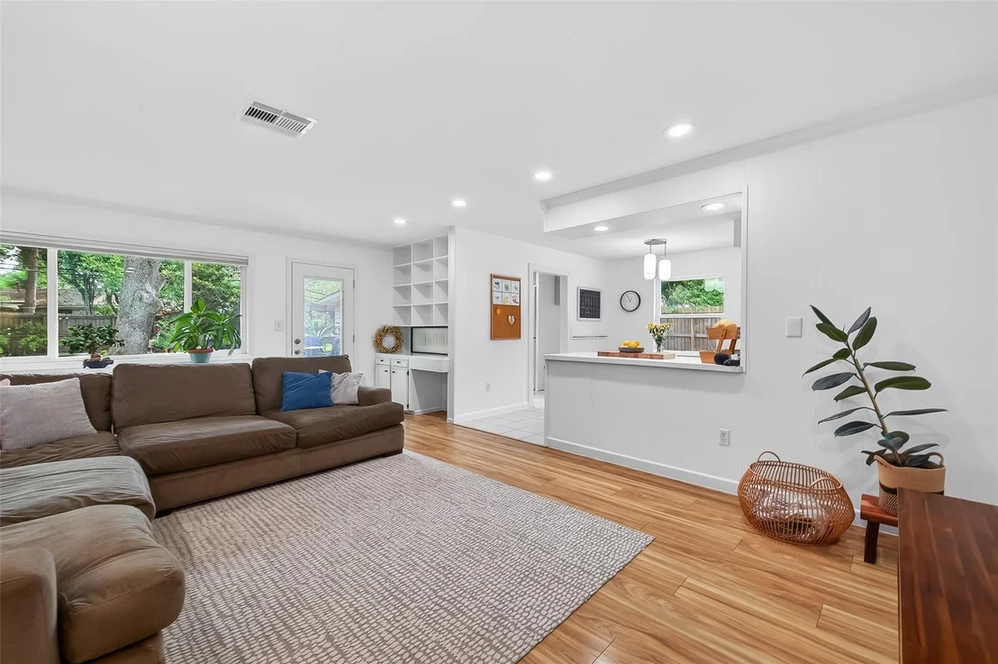 Photo of 5715 Claridge Drive
