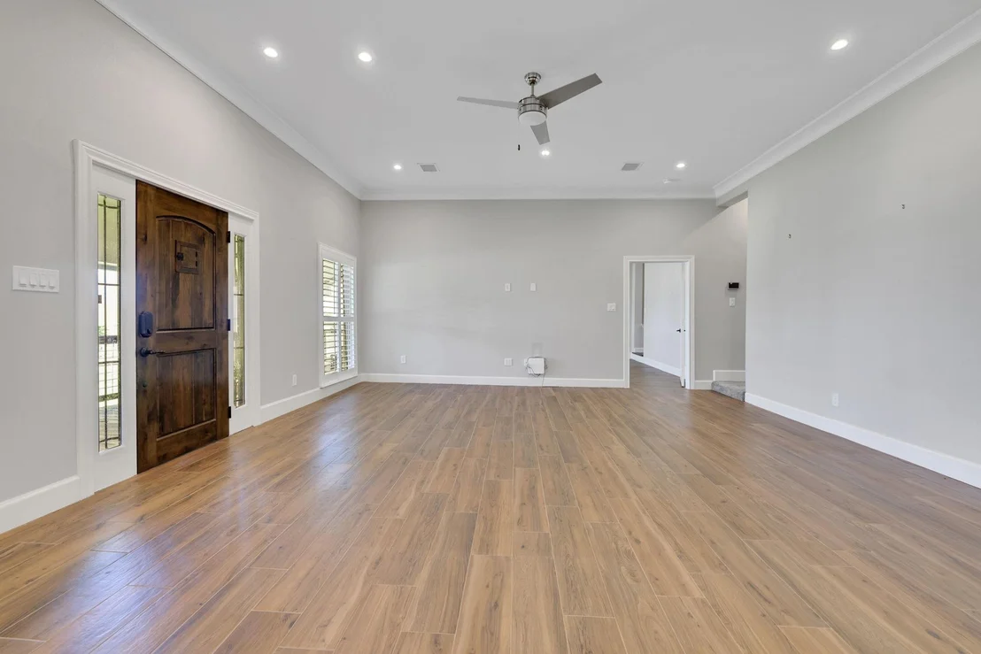 Photo of 930 Paradise Drive