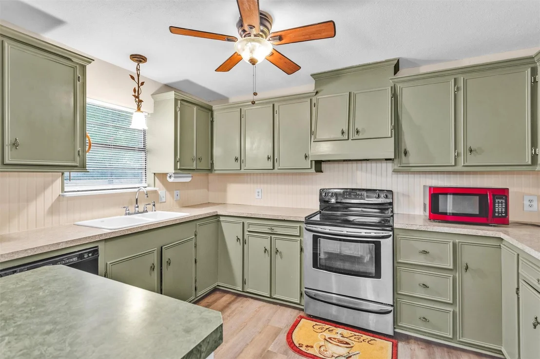 Photo of 13677 Hillcrest Manor Drive