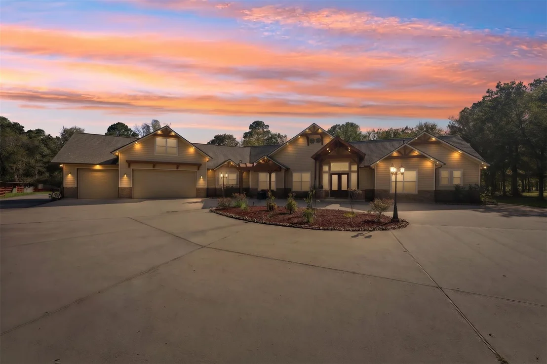 Photo of 33135 Willow Bend Road