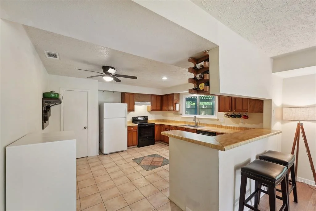 Photo of 21502 Castlemont Lane