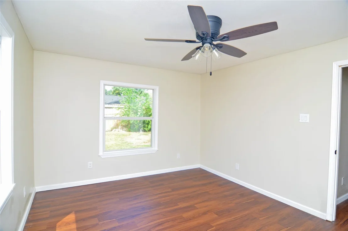Photo of 1131 Globe Street