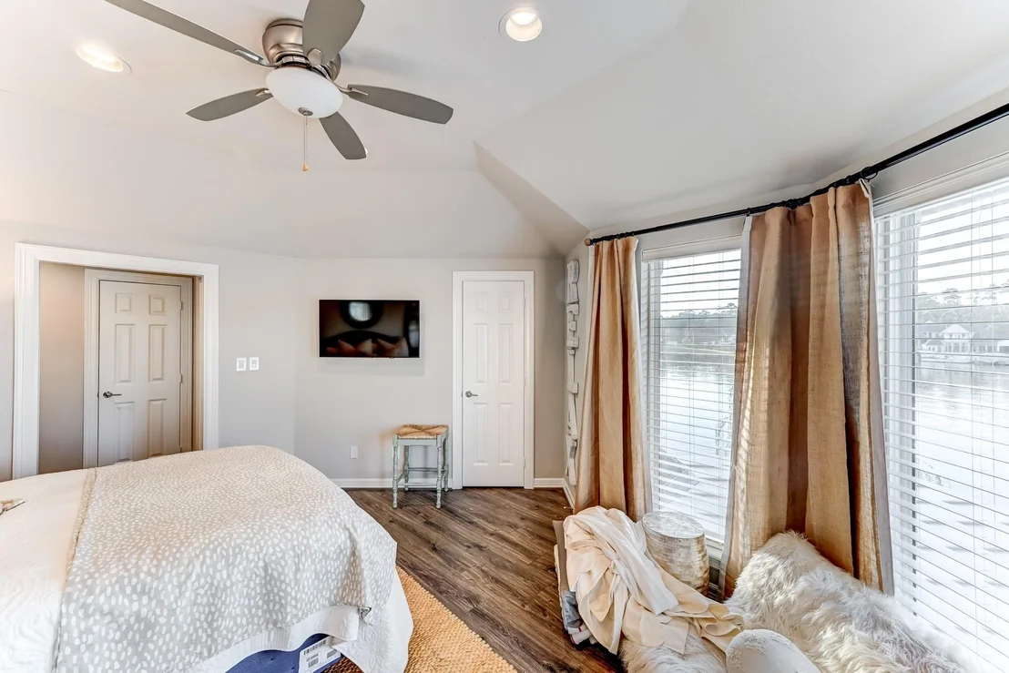 Photo of 113 Winthrop Harbor N