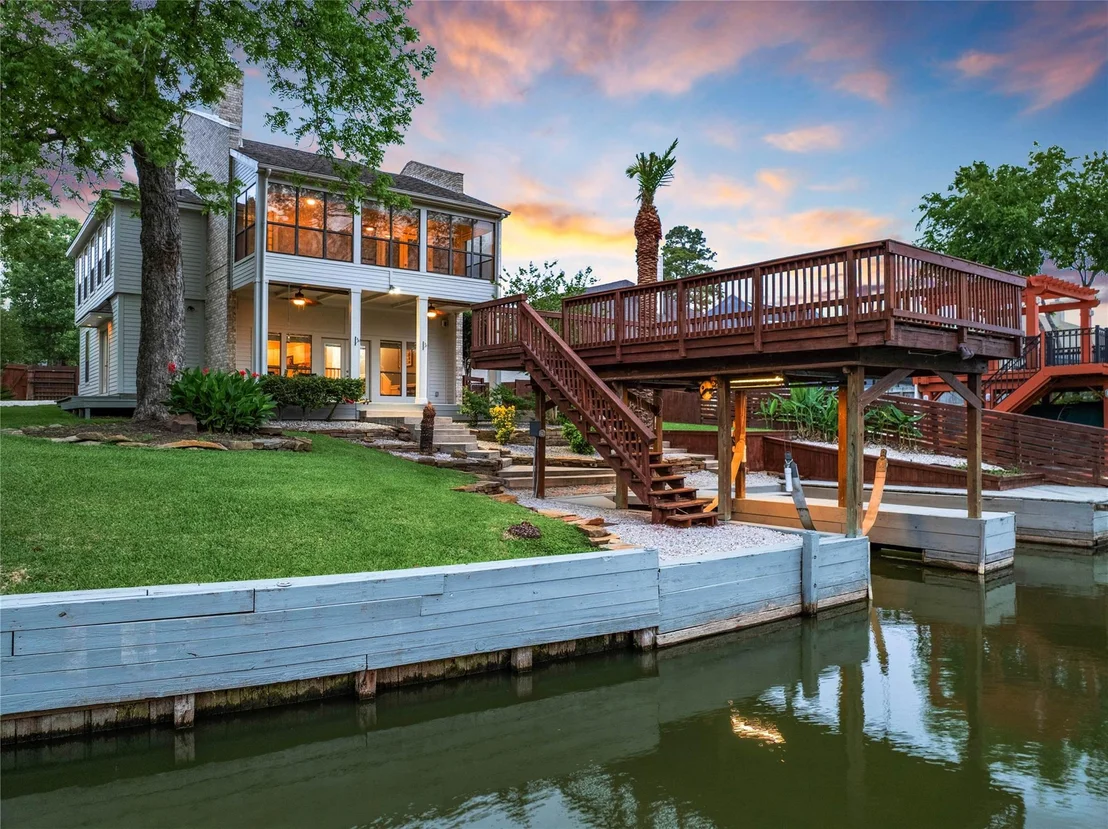 Photo of 734 Lake View Drive