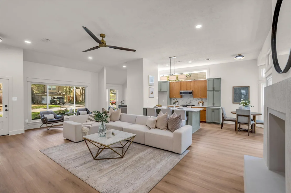 Photo of 235 S Pathfinders Circle