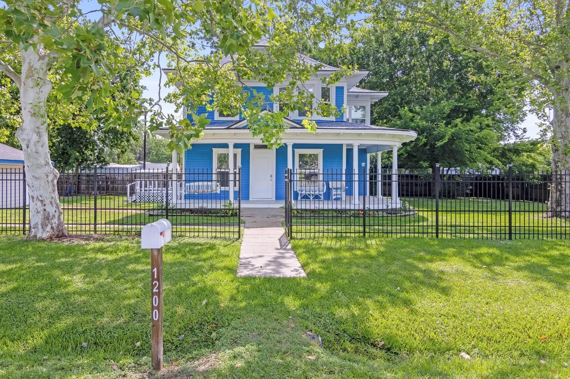 Photo of 1200 4th Street
