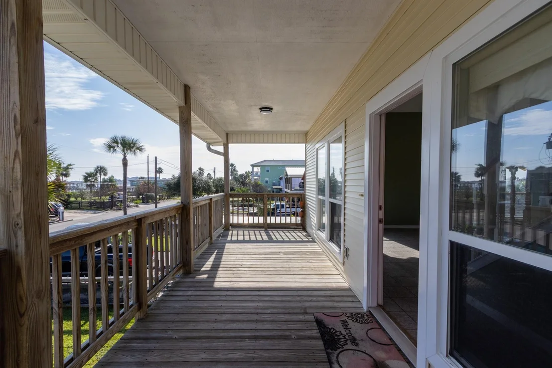 Photo of 1003 Commodore Drive