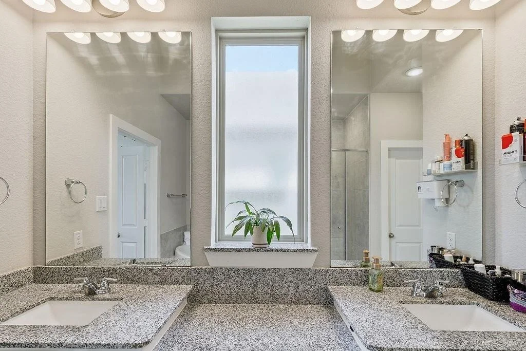 Photo of 4042 Shackleton Court