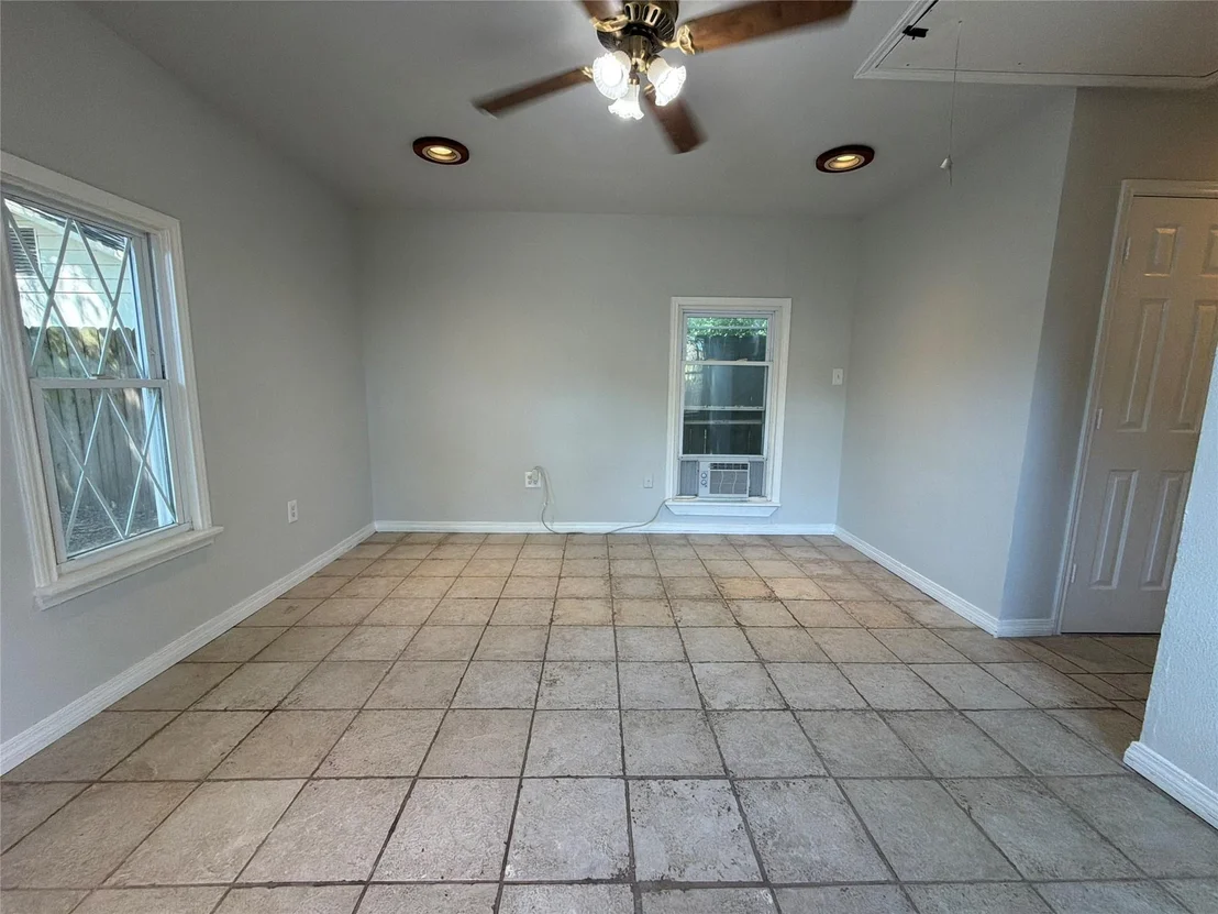 Photo of 1114 Forestburg Drive