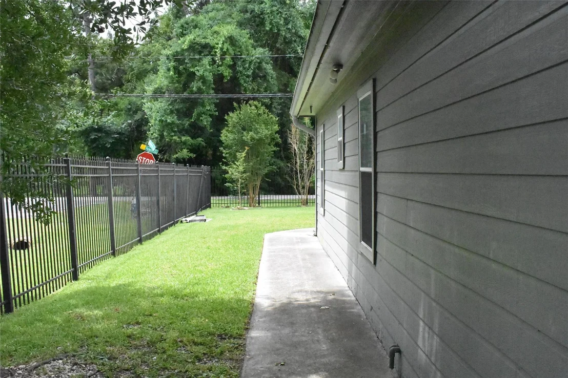 Photo of 8535 Parkette Drive