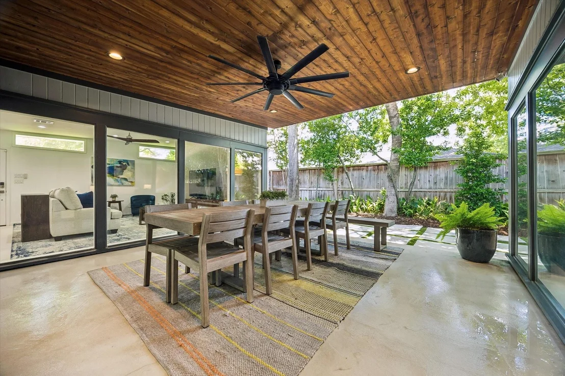 Photo of 9769 Oak Point Drive