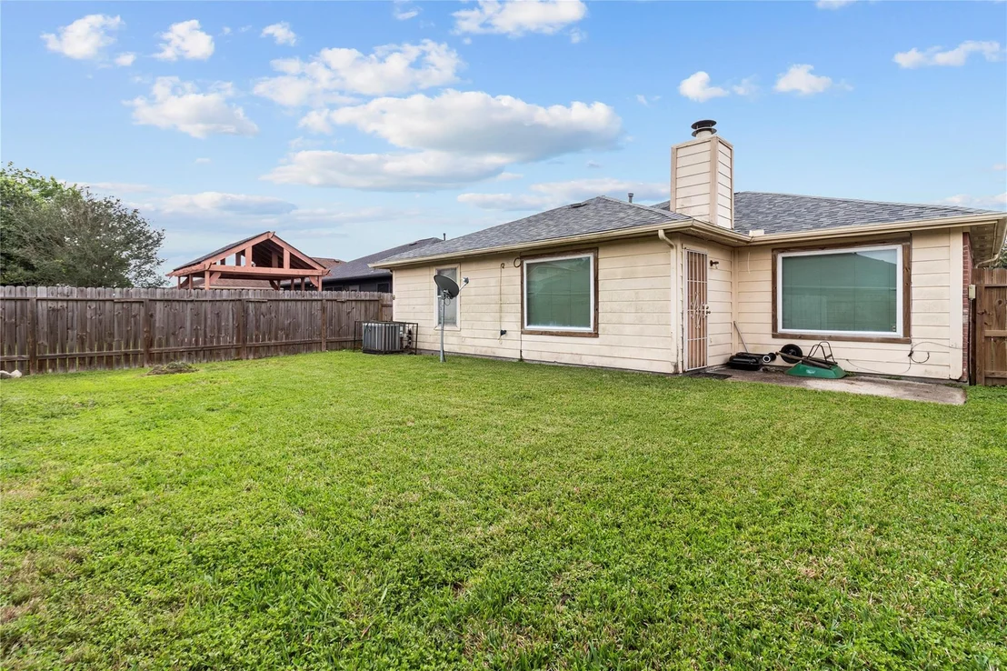 Photo of 5231 Honeyvine Drive